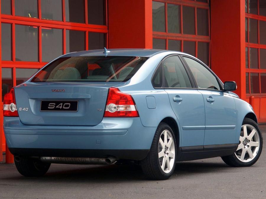  Volvo S40 T5 2004 года  (ZA) (фото 2 из 7)